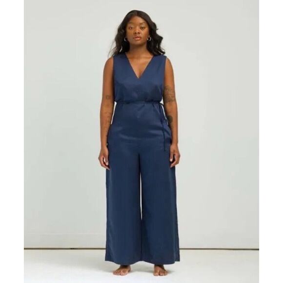Ettitude Sateen Bamboo sleeveless pantsuit Jumpsuit Luxurious Navy Blue Sz M New - Picture 1 of 6